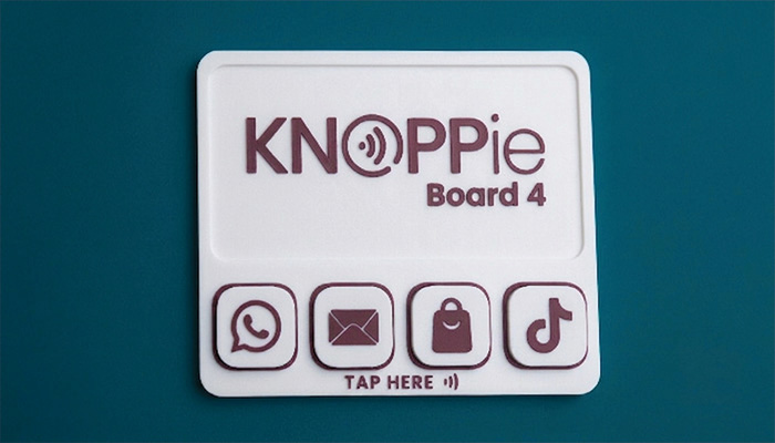 Knoppie Maroon & White